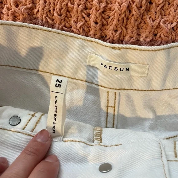 White Pacsun Shorts - Picture 2 of 3